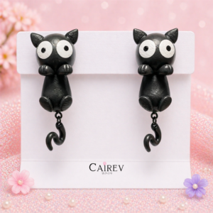 Aretes de gatito negro mirón con ojos grandes blancos y cola colgante hechos a mano
